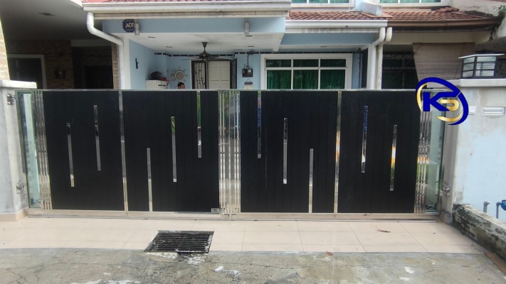 Folding Gate Jalan BJ30, Bayu Courtyard Home, Seri Kembangan