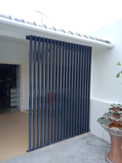 Simple Iron Divider Screen Design Sample In Kepong