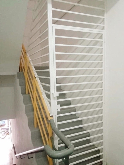 Staircase Grill Box Design Sample In Kepong