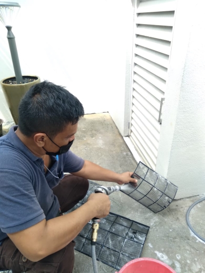 Damai Perdana Area Aircond Wall Mounted Full Chemical Cleaning Service 