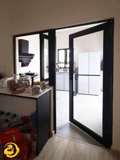 swing door