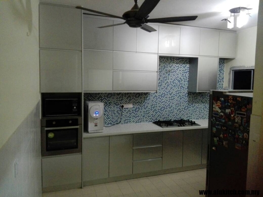 Contoh Kabinet Dapur Maje Top Batu Kuarza Nilai