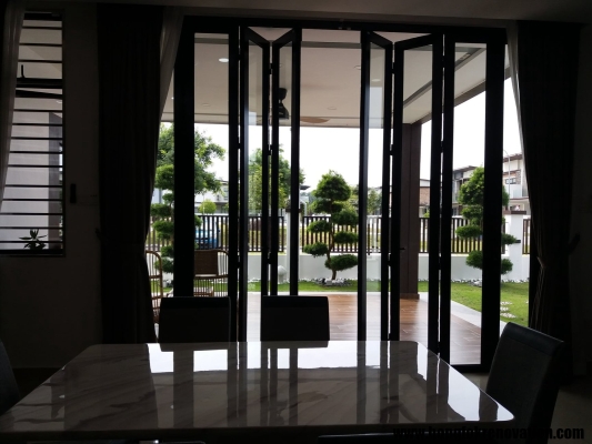 Aluminium Folding Door Sample In Ulu Tiram JB 