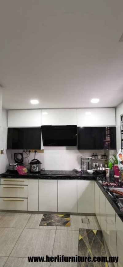 Kabinet Dapur Papan Plywood Johor Bahru