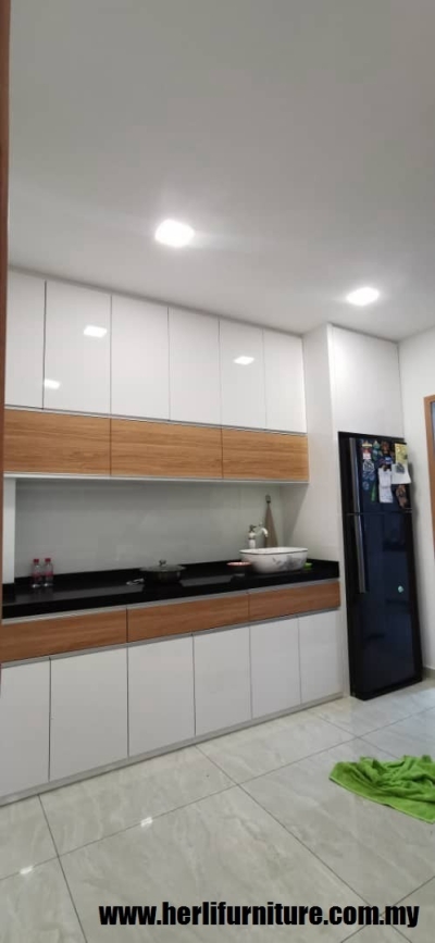 Kabinet Dapur Papan Plywood Johor Bahru