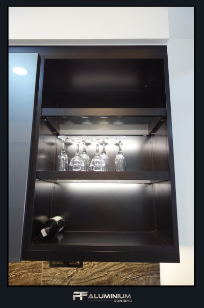 Design Of Aluminium Kitchen Cabinet In Iringan Bayu Seremban