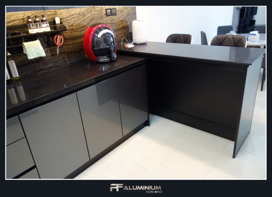 Design Of Aluminium Kitchen Cabinet In Iringan Bayu Seremban