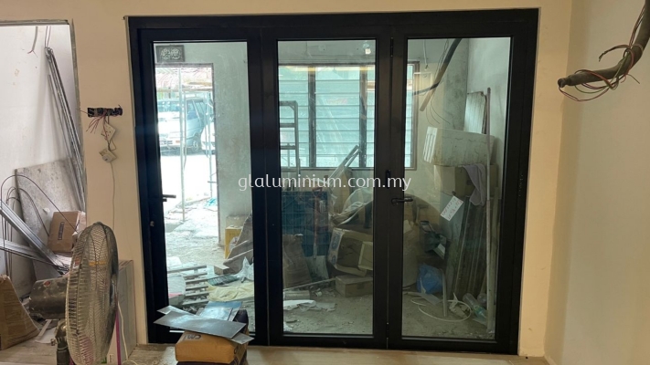 Heavy duty folding door ( powder coated black + 5mm green glass) 