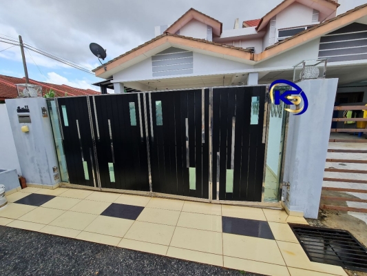 Folding Gate Lorong Bukit Setongkol Perdana 61, Kuala Kuantan.