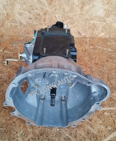 ISUZU HICOM  PERKASA 2.8  & ISUZU NHR TRANSMISSION GEARBOX (10 BOLTS) 4JB1