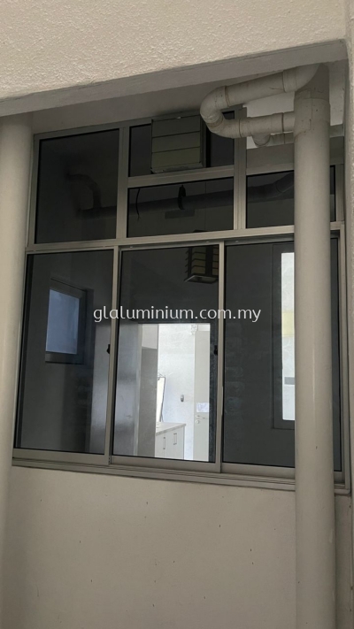 S. Windows 3 panels + Above fit glass + Exhaust fan ( silver + dark glass / 72" x 78"h)@Palmyra Residence, Bandar Bukit Mahkota, Bangi 