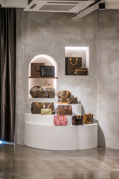 LUXURY BAG SHOP (ID & renovation provided)