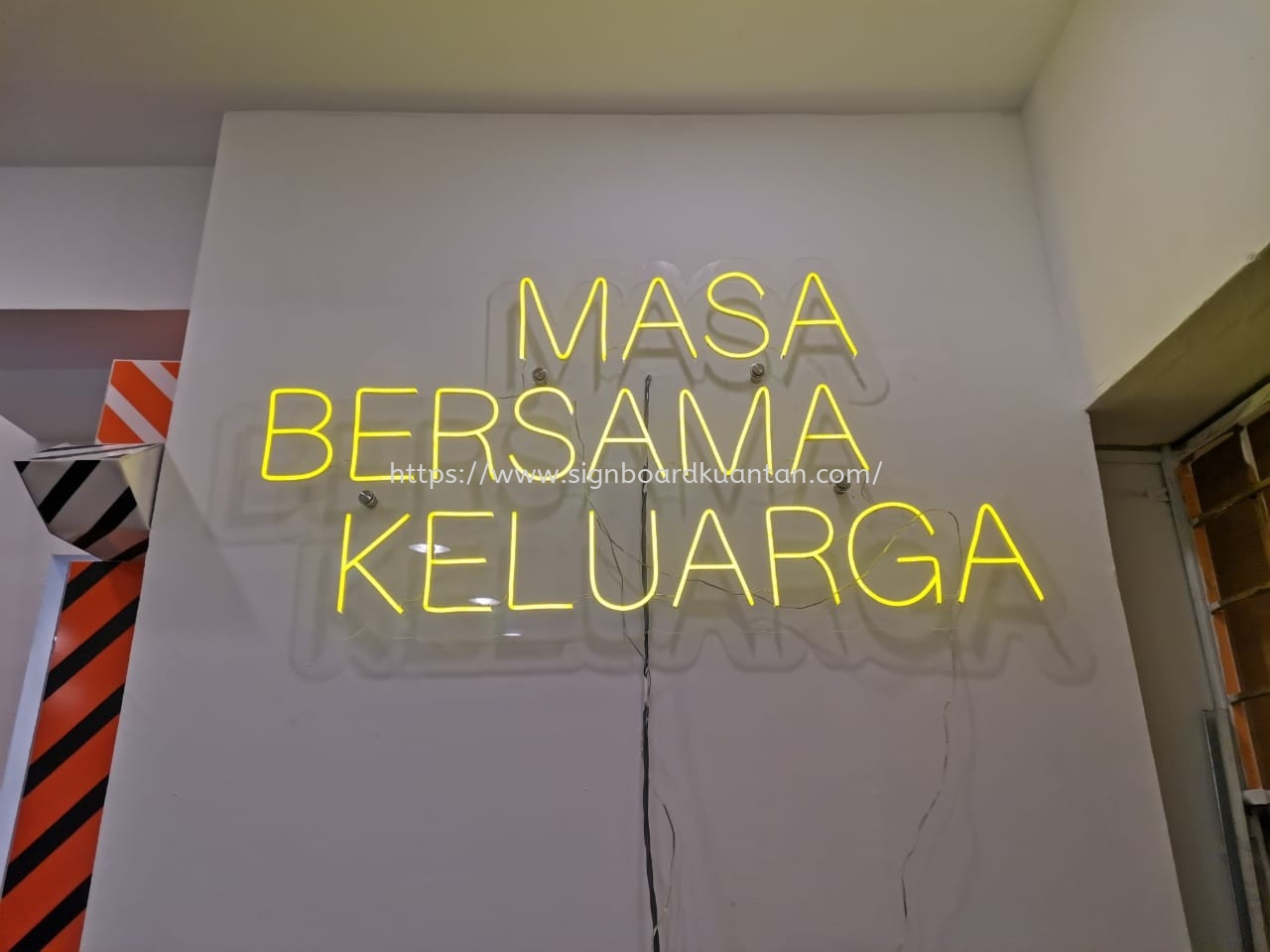 MASA BERSAMA KELUARGA LED NEON SIGN AT KUANTAN