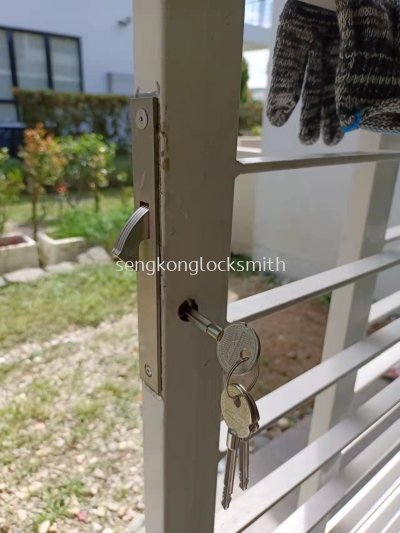replace grill door lock