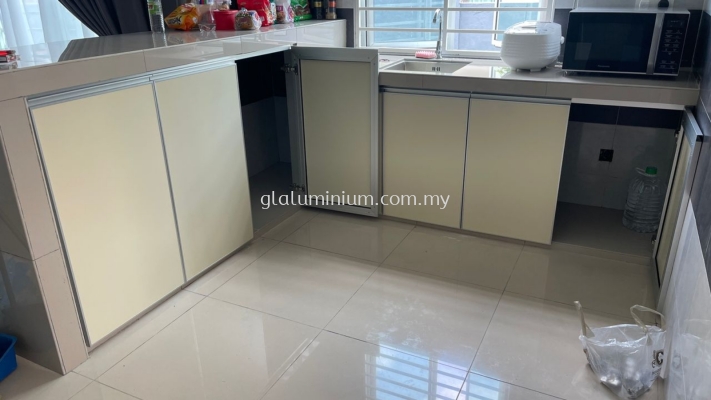 cabinet swing door + drawer ( silver + ACP yellow) @jalan Baiduri 1,Taman Baiduri 2, Dengkil, selangor 