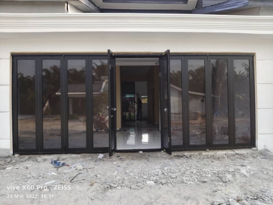 Malaysia Selangor folding door