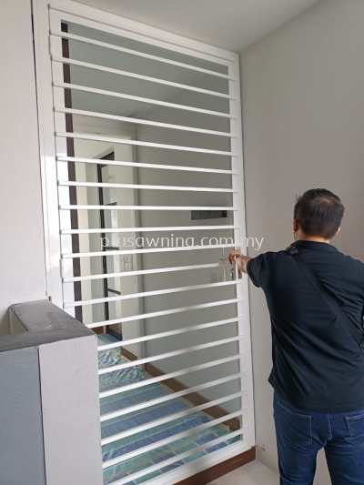 SWING DOOR GRILL @LUMI TROPICANA, PERSIARAN TROPICANA, PETALING JAYA, SELANGOR