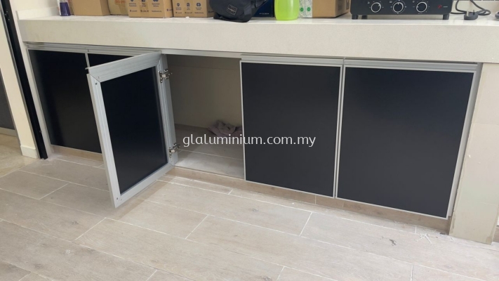 Cabinet swing door ( aluminium silver + ACP black) @jalan PP 1/4,Taman Putra Prima, Puchong 