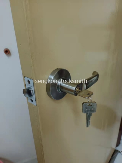 install and replace door lock