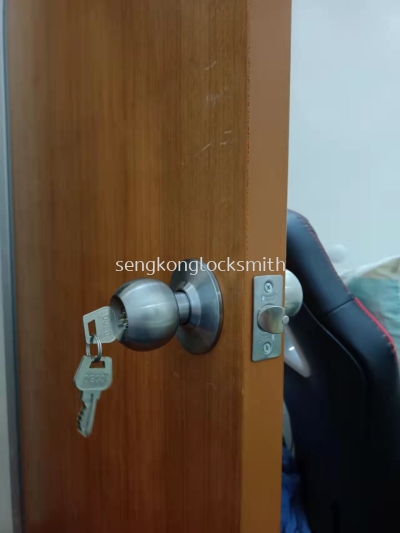 install and replace door lock