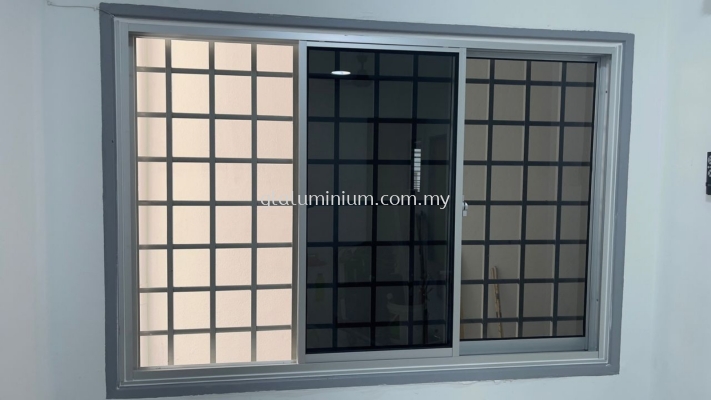 S. Windows 3 panels + dark glass @Permai Seri, Jalan 13D, Taman Dato Ahmad Razali Ampang 