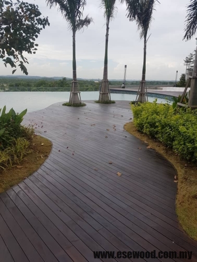 Contoh Lantai Decking Luaran Chengal Di Iskandar Johor