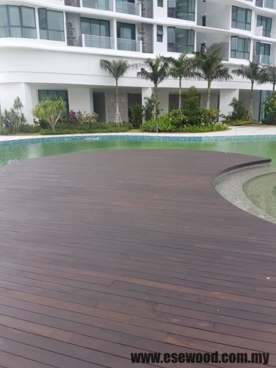 Contoh Lantai Decking Luaran Chengal Di Iskandar Johor