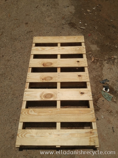 PALLET PINE A