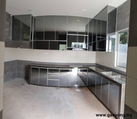 Kabinet Dapur Pintu Aluminium Atas Bawah