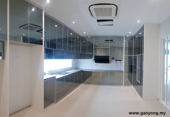 Kabinet Dapur Pintu Aluminium Berkilat