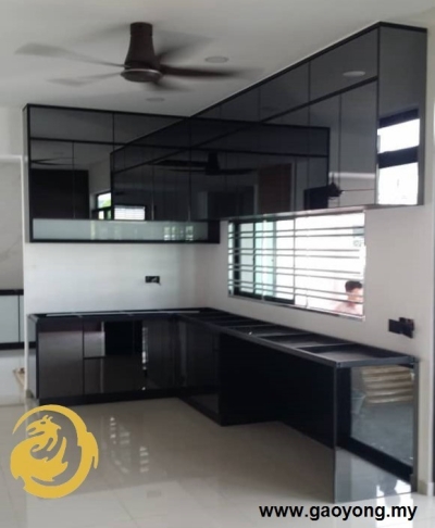 Kabinet Dapur Pintu Aluminium Kaca Hitam Ulu Tiram