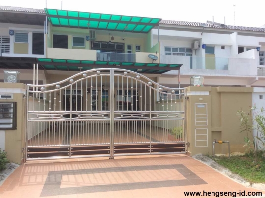 Stainless Steel & Mix Max Gate Sample In Bandar Uda Utama