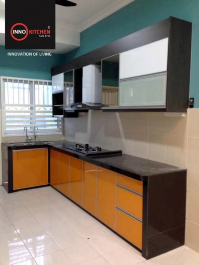 Orange Theme Kitchen Cabinet Design Sample 
