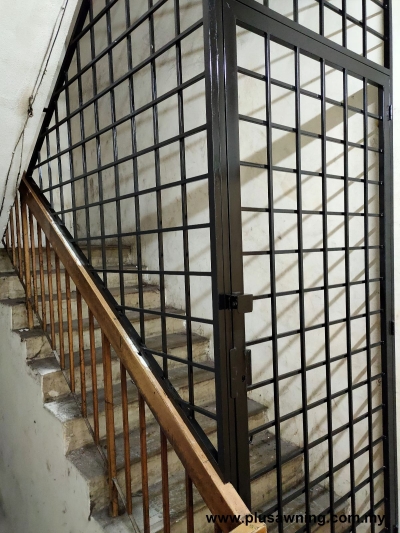 Staircase Cage Grille Door Design Reference