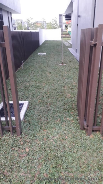 Kerja Tanam Rumput Di Klang