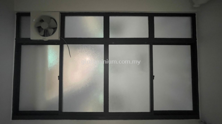 sliding windows 4 panel + Above fit glass @The Trees Damansara 