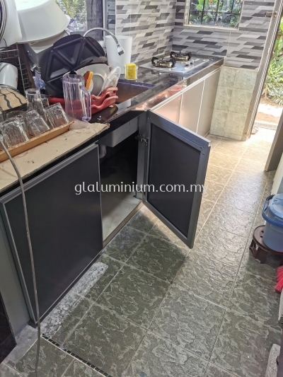 Cabinet swing door + drawer @Jalan Pinggiran Putra 4 /1, Desa Pinggiran Putra, Kajang, Selangor 