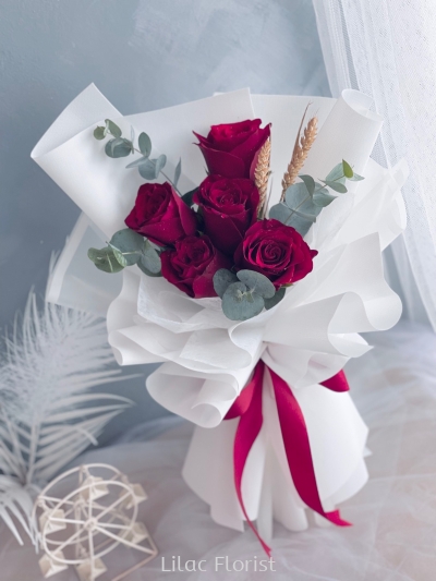 RossyWell Red Roses Bouquet