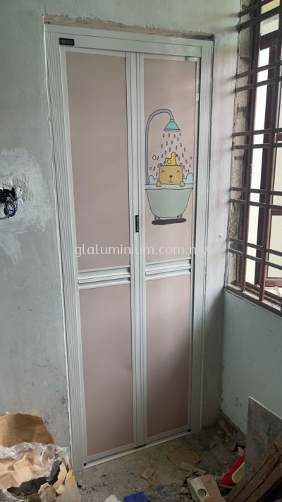 Bi-fold door @Jalan Sb lndah 2/7,Taman Sungai Besi lndah, Sri Kembangan 