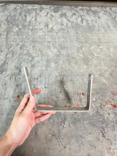 mild steel gutter bracket