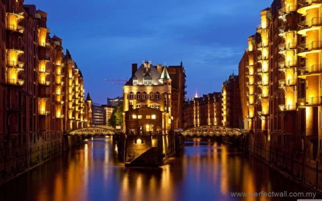 Landscape Mural Wallpaper - Germany Hamburg