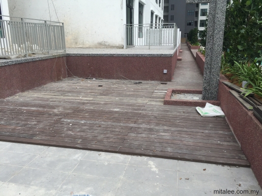 Rujukan Lantai Decking Luaran