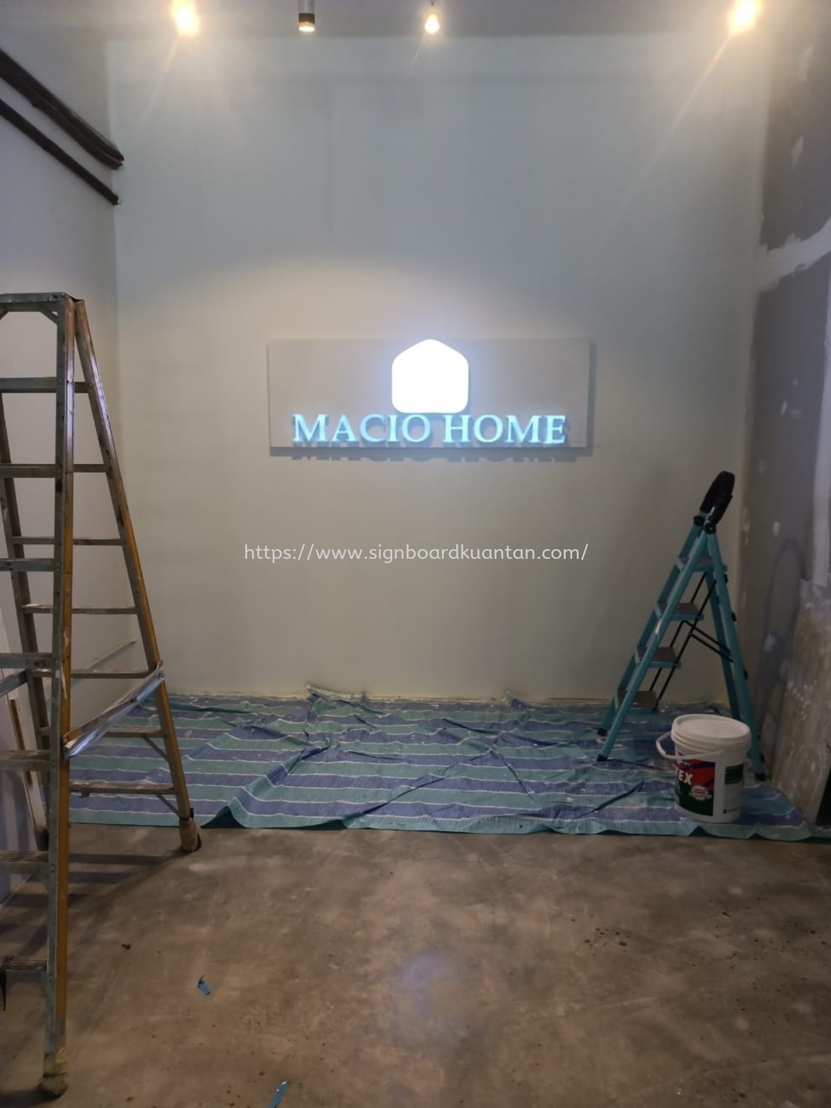 MACIO HOME INDOOR 3D LED FRONTLIT LETTING & LOGO SIGNAGE SIGNBOARD AT ROMPIN 