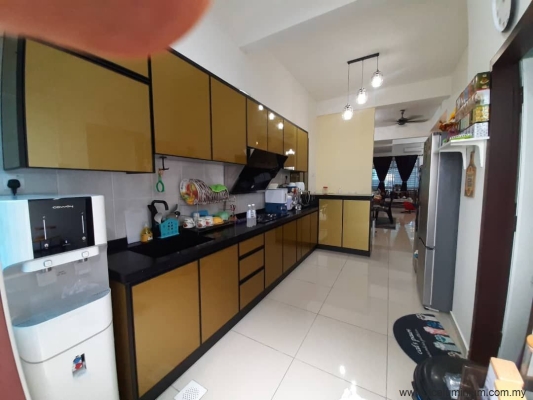 Contoh Rekaan Kabinet Dapur Warna Emas - Bandar Dato Onn