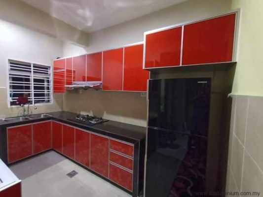 Rujukan Kabinet Dapur Aluminium Bingkai 3G Warna Merah Di Johor Bahru