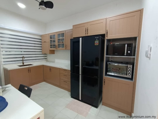 Johor Bahru Light Rosewood Color 5G Euro Style Aluminium Kitchen Cabinet Examples