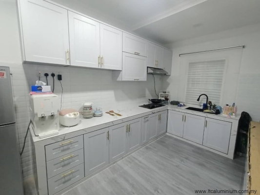 Johor Bahru White 5G Euro Style Aluminium Kitchen Cabinet Examples