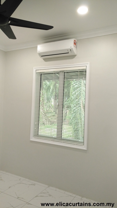 White Colour Wood Timber Blinds At Muar