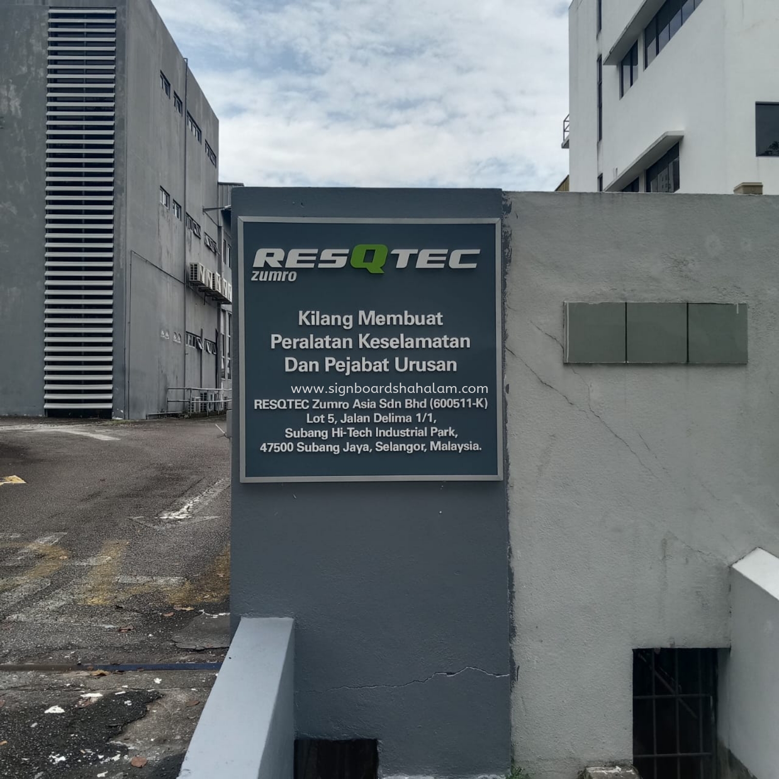 Resqtec  Subang jaya - 3D Box Up Lettering Signboard With Non LED 