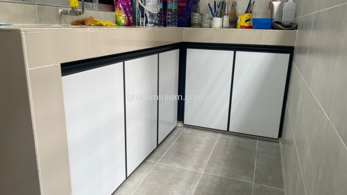 Cabinet swing door + drawer @Jalan TK 2/6,Taman Kinrara, Puchong 